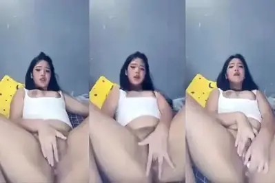 Cewek Cantik Indo Colmek Sendiri Panas Banget