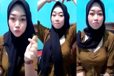 Cewek nakal buka baju pamer tubuh hot banget di live