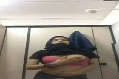 Jibabber Sange Abis Pulang Kuliah Memek Basah Ngocor