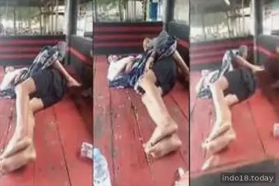 Lagi ngentot di tempat umum tiba-tiba hampir ketahuan